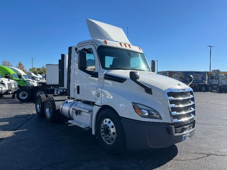 2020 Freightliner Cascadia in Sturtevant, WI