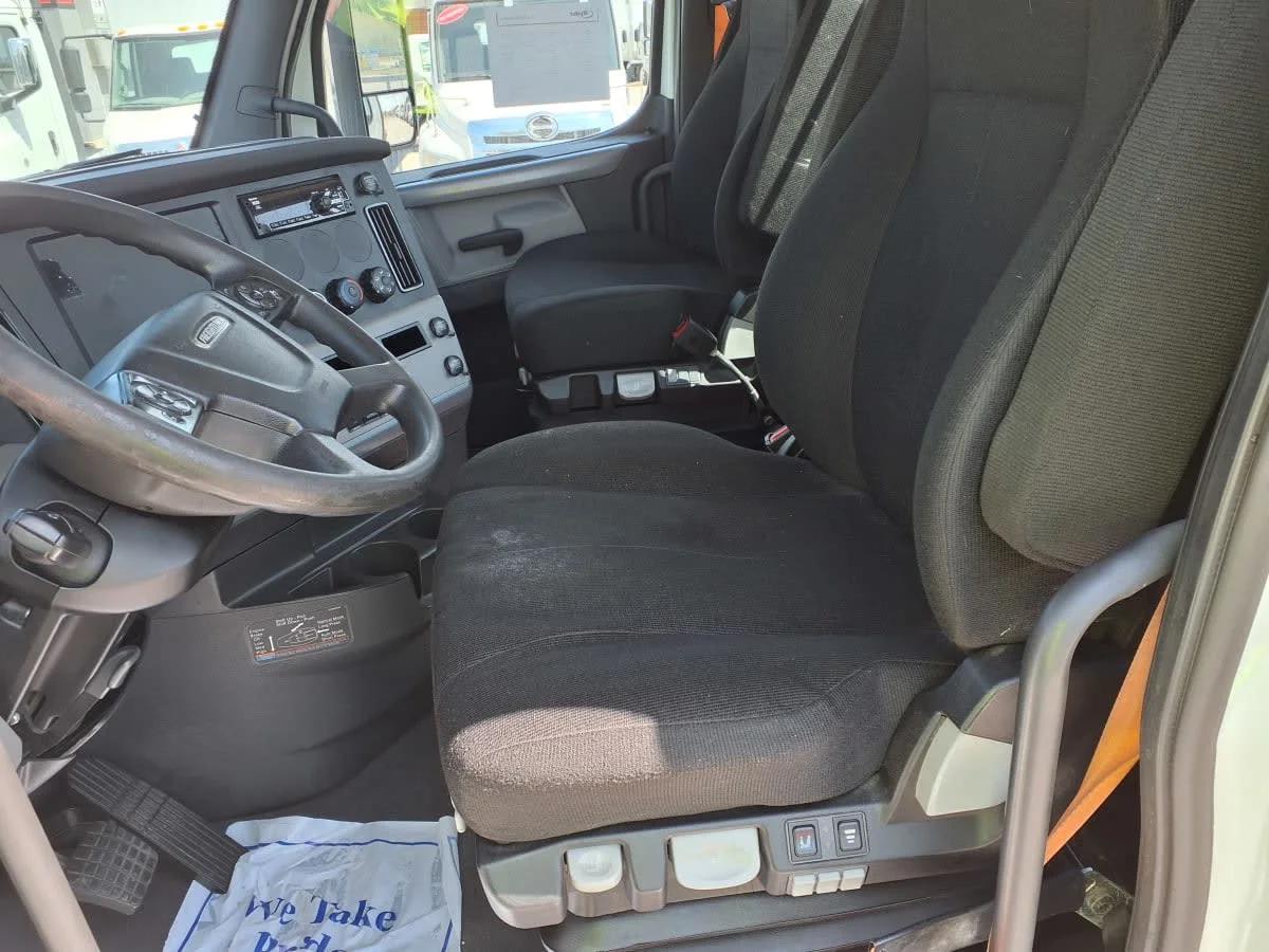 2020 Freightliner Cascadia in Greenville, SC — photo 7