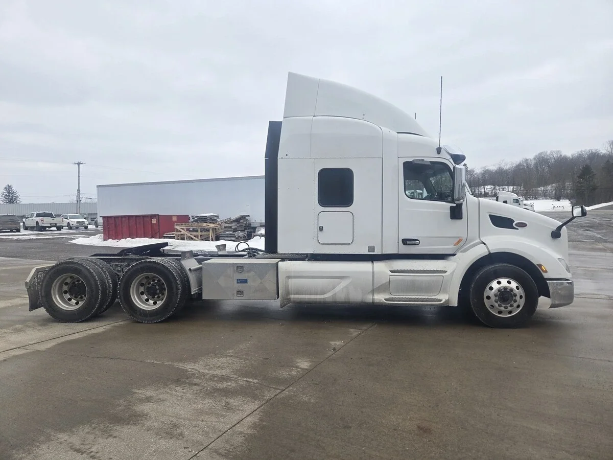 2020 Peterbilt 579 - image 4