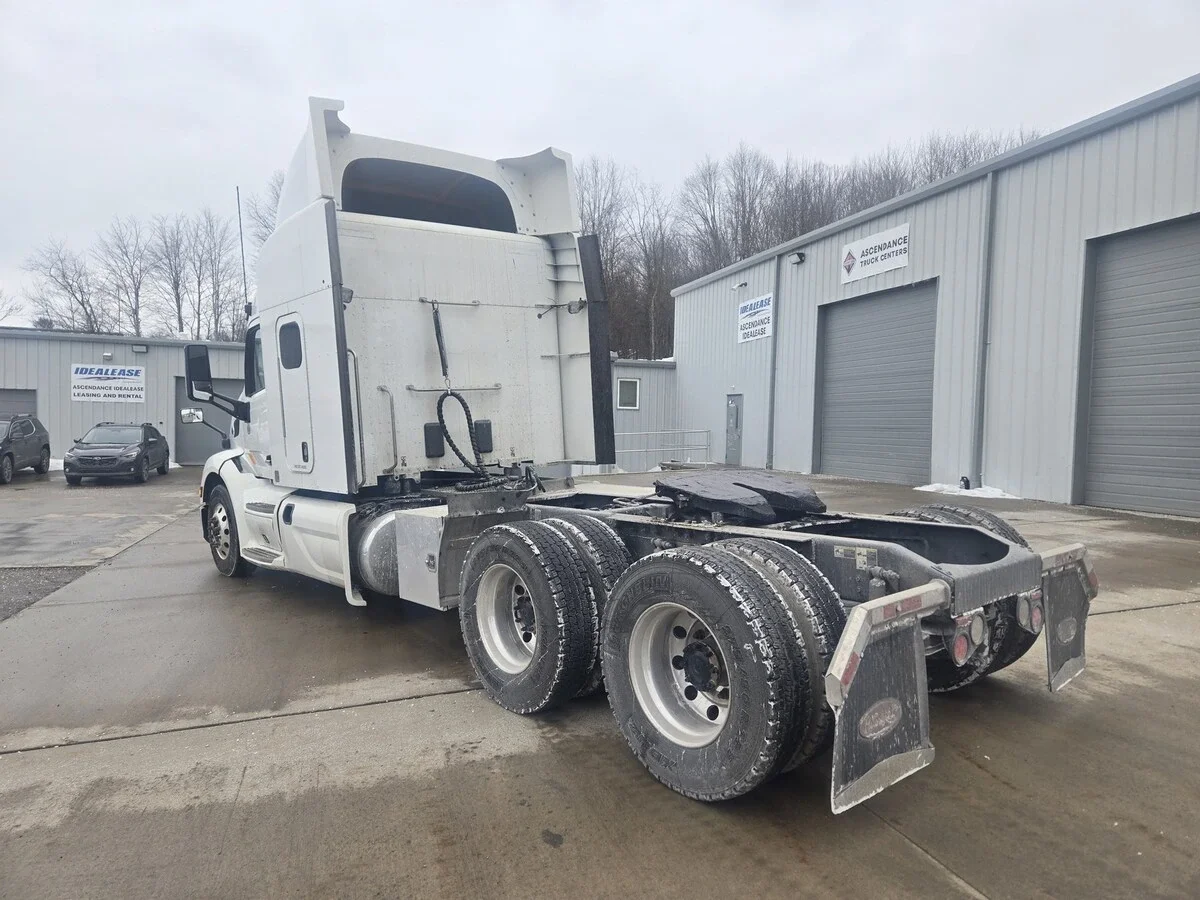 2020 Peterbilt 579 - image 6