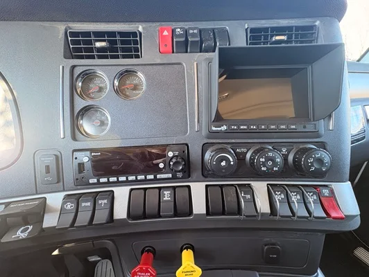 2026 Kenworth T880 in Cedar Rapids, IA — photo 22