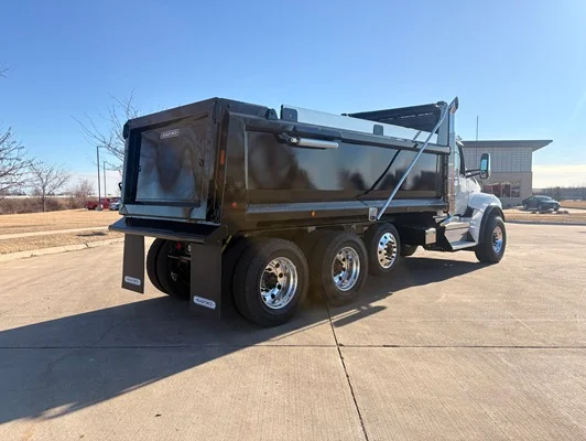 2026 Kenworth T880 in Cedar Rapids, IA — photo 11