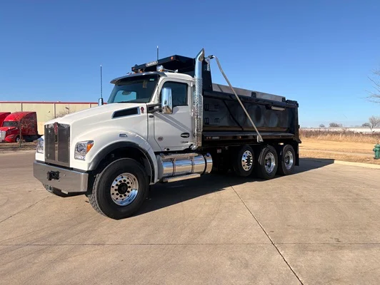 2026 Kenworth T880 in Cedar Rapids, IA — photo 2