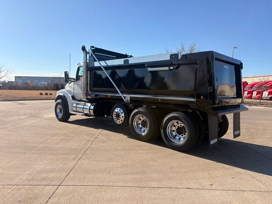 2026 Kenworth T880 in Cedar Rapids, IA — photo 10
