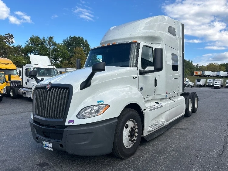 2022 International LT in Montgomery, NY — photo 3