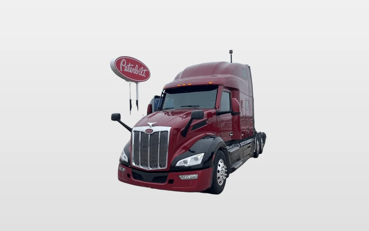 2023 PETERBILT 579 - image 1
