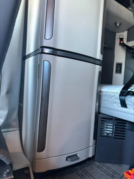 2024 Peterbilt 579 - image 12