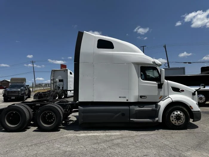 2021 Peterbilt 579 - image 8