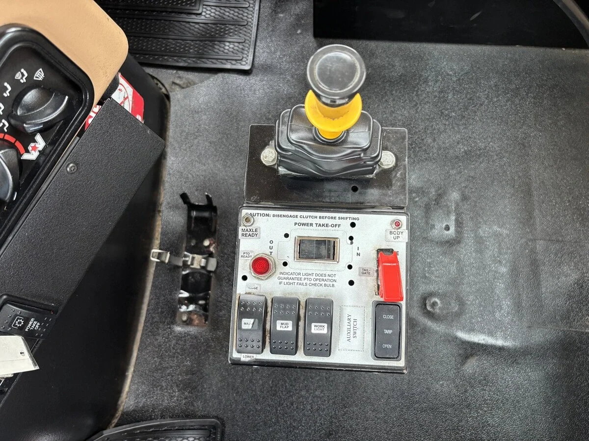 2020 Western Star 4700 — photo 12