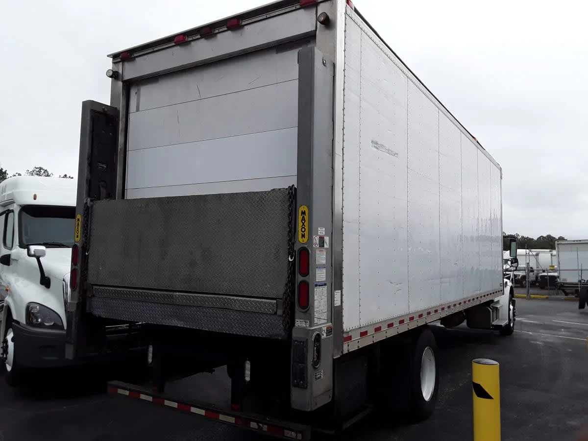 2019 Freightliner M2 106 in Doraville, GA — photo 4