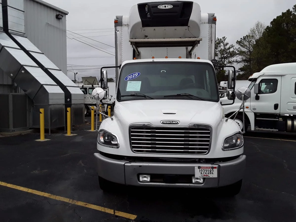 2019 Freightliner M2 106 in Doraville, GA — photo 2