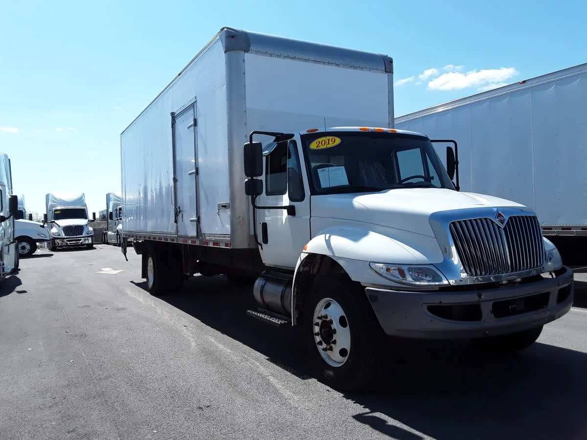 2019 International 4300 in Bolingbrook, IL — photo 3
