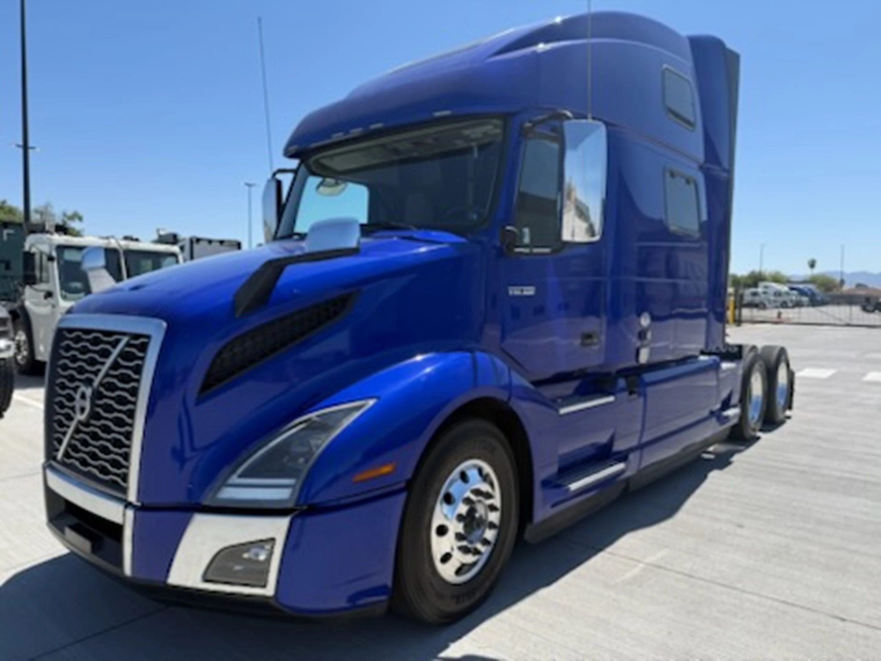 2023 Volvo VNL 860 in PHOENIX, AZ — photo 3