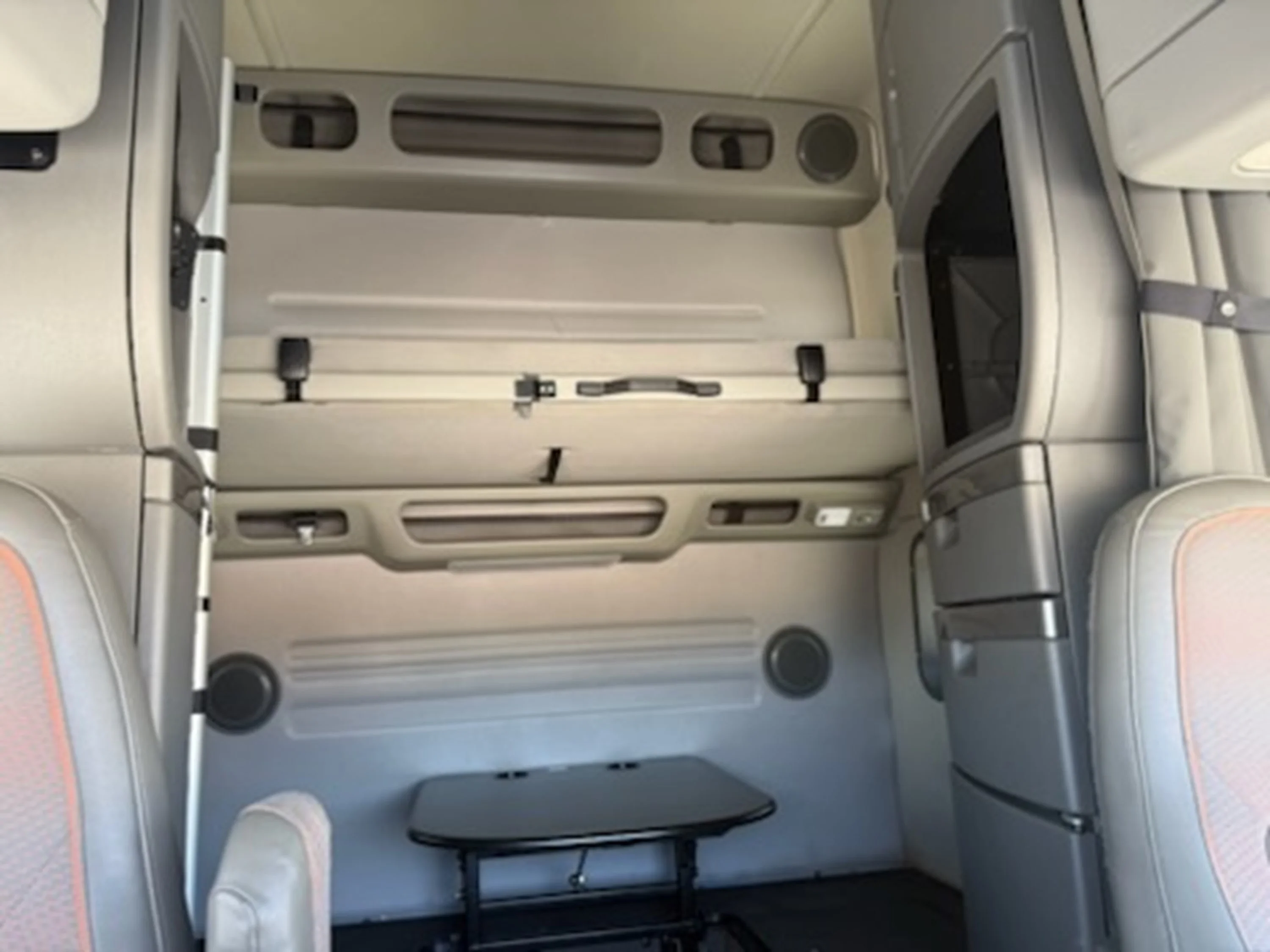 2023 Volvo VNL 860 in PHOENIX, AZ — photo 8