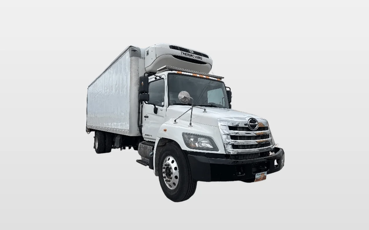 2019 Hino 338 - image 1