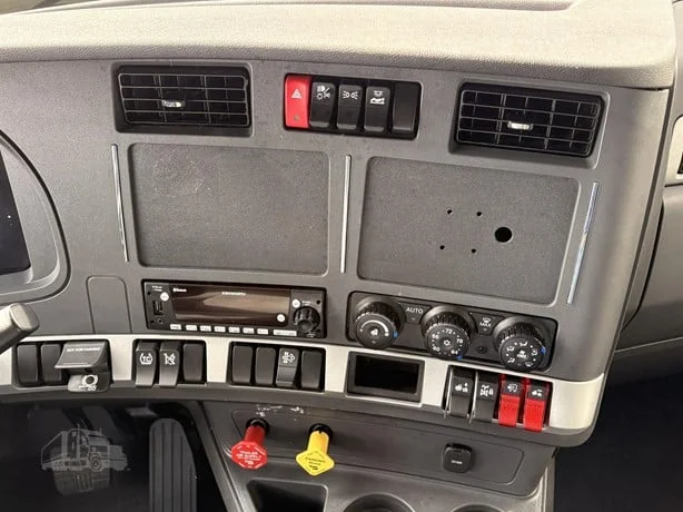 2023 Kenworth T680 in Salt Lake City, UT — photo 11