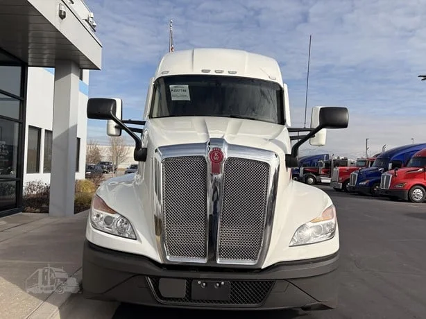 2023 Kenworth T680 in Salt Lake City, UT — photo 6
