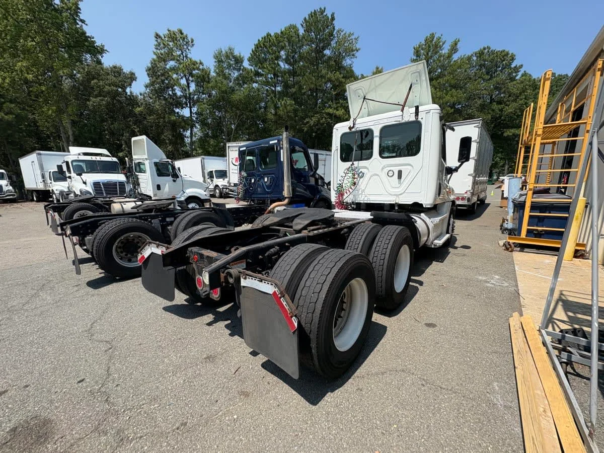 2019 Freightliner Cascadia in Ashland, VA — photo 4