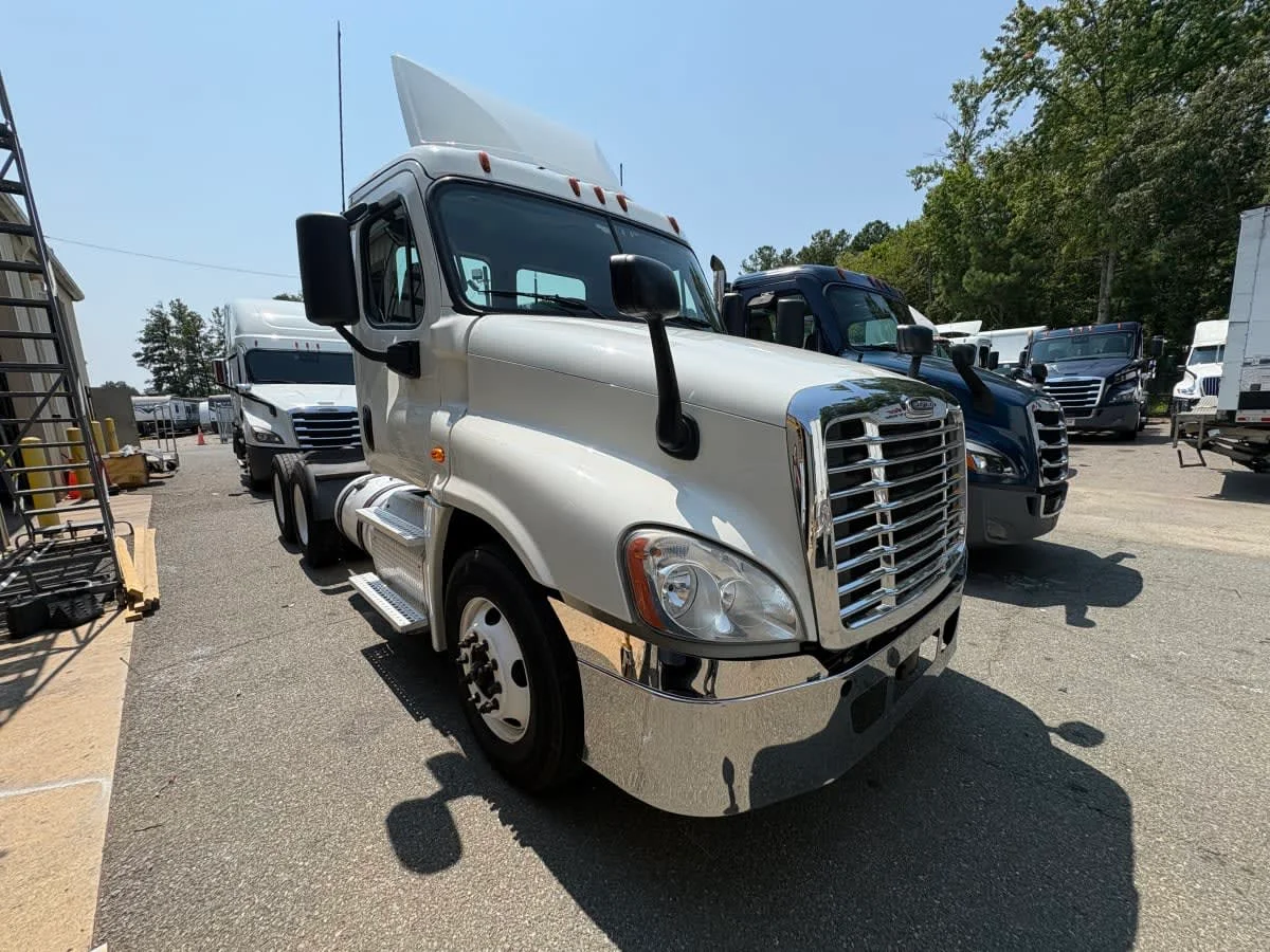 2019 Freightliner Cascadia in Ashland, VA — photo 3