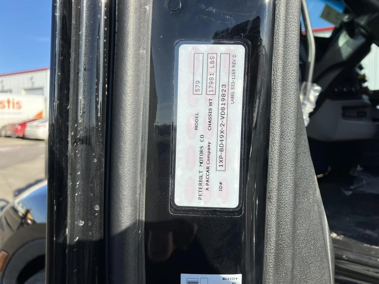 2027 Peterbilt 579 - image 11