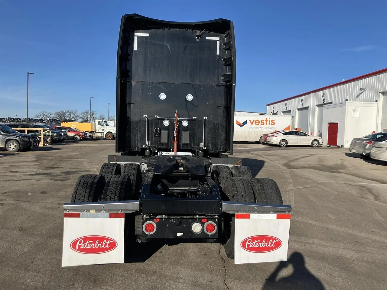 2027 Peterbilt 579 - image 5