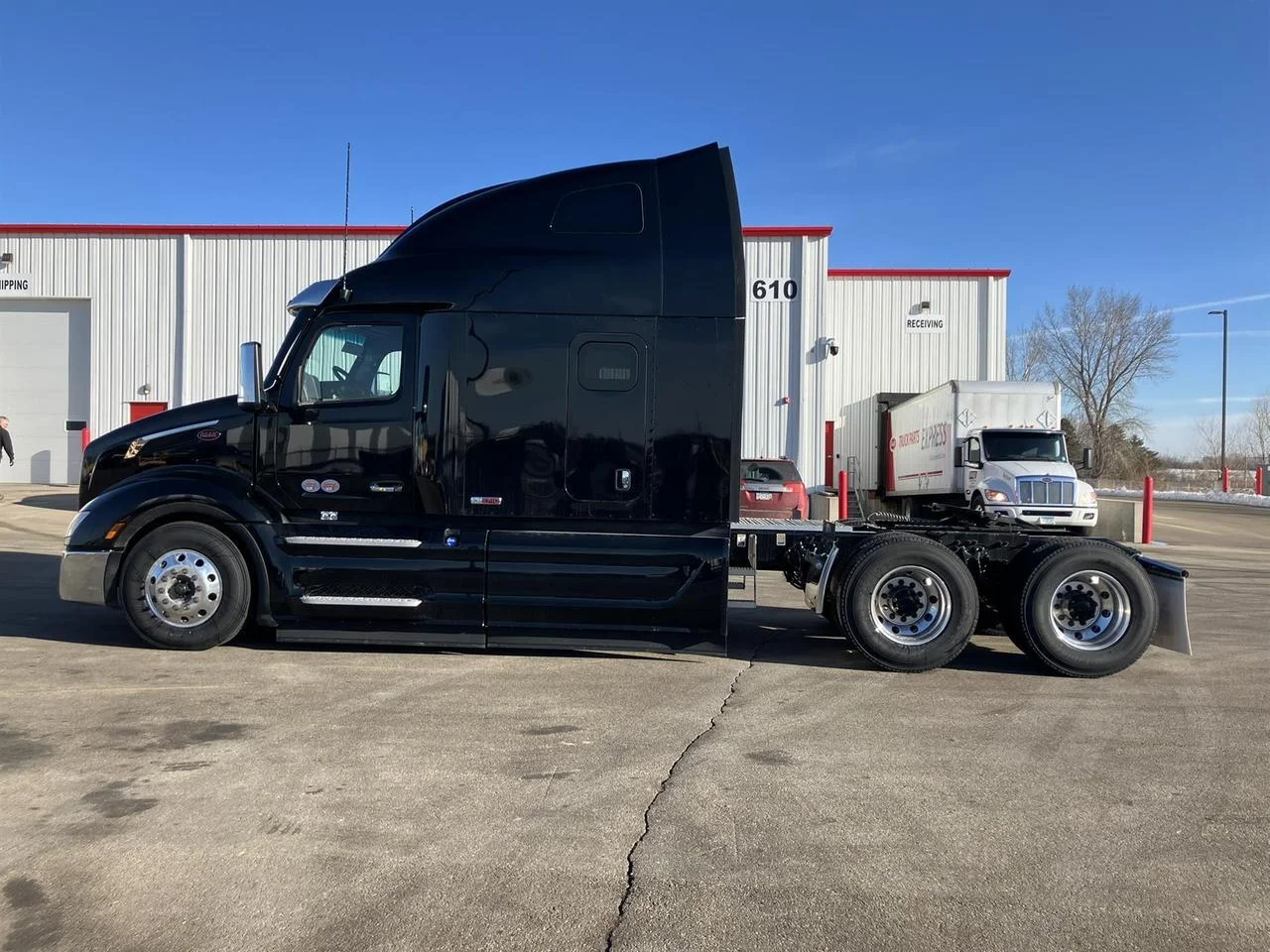 2027 Peterbilt 579 - image 3