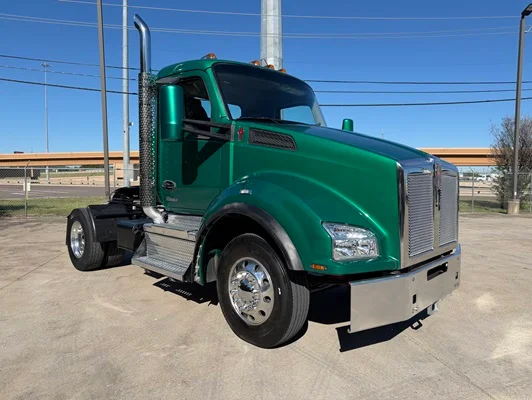 2022 Kenworth T880 in Fort Worth, TX