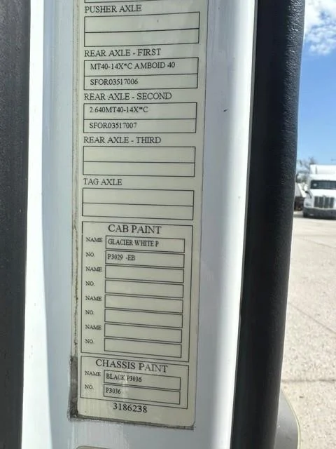 2016 Volvo VNL 300 — photo 14