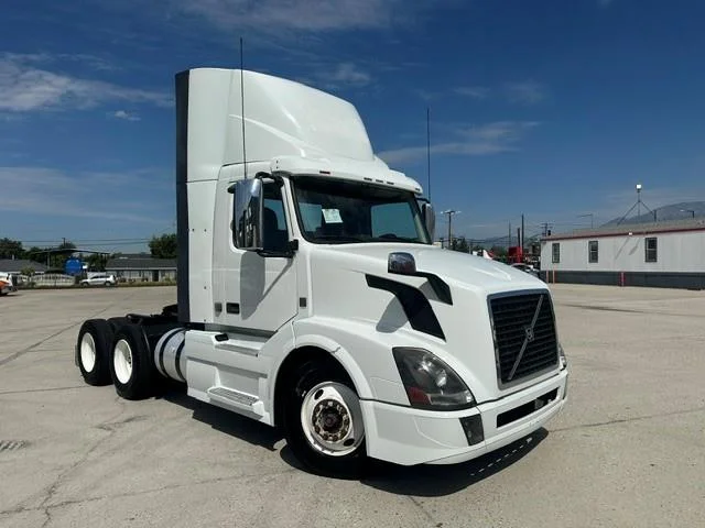 2016 Volvo VNL 300 — photo 8
