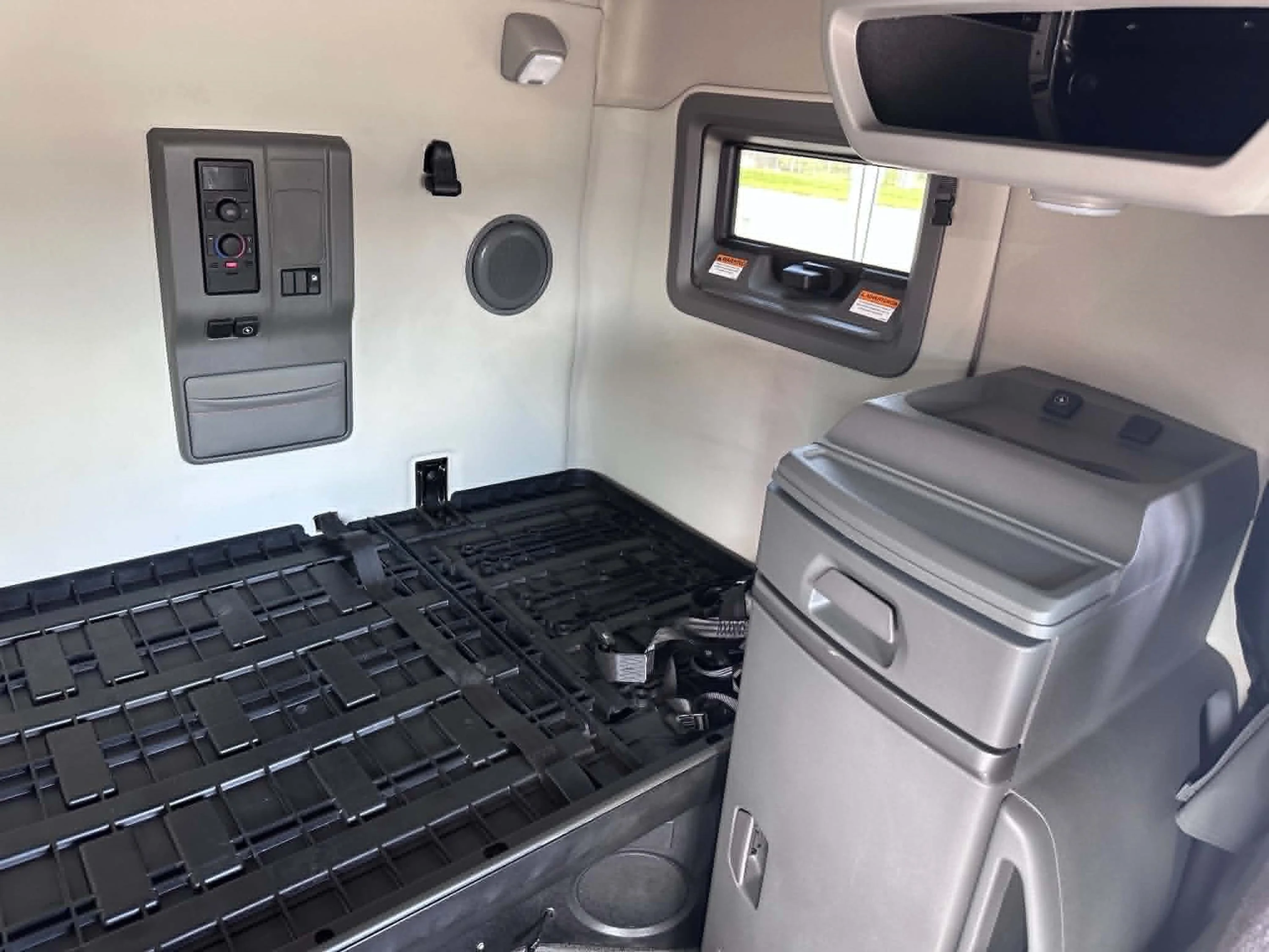 2022 Volvo VNL 760 in Franklin, KY — photo 15