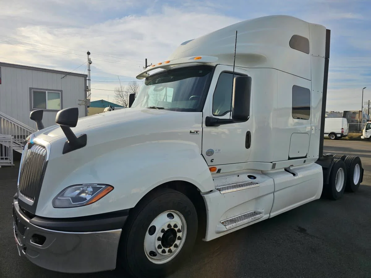 2020 International LT in Tacoma, WA — photo 3