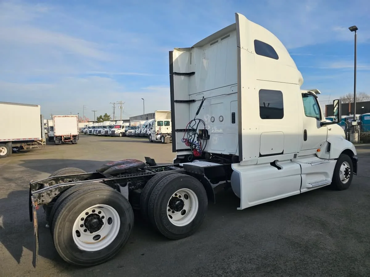 2020 International LT in Tacoma, WA — photo 4