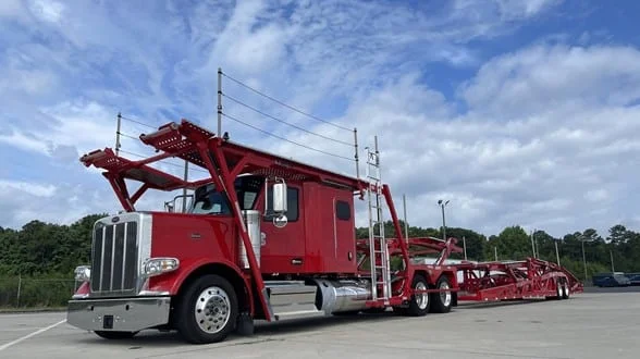 2025 Peterbilt 589