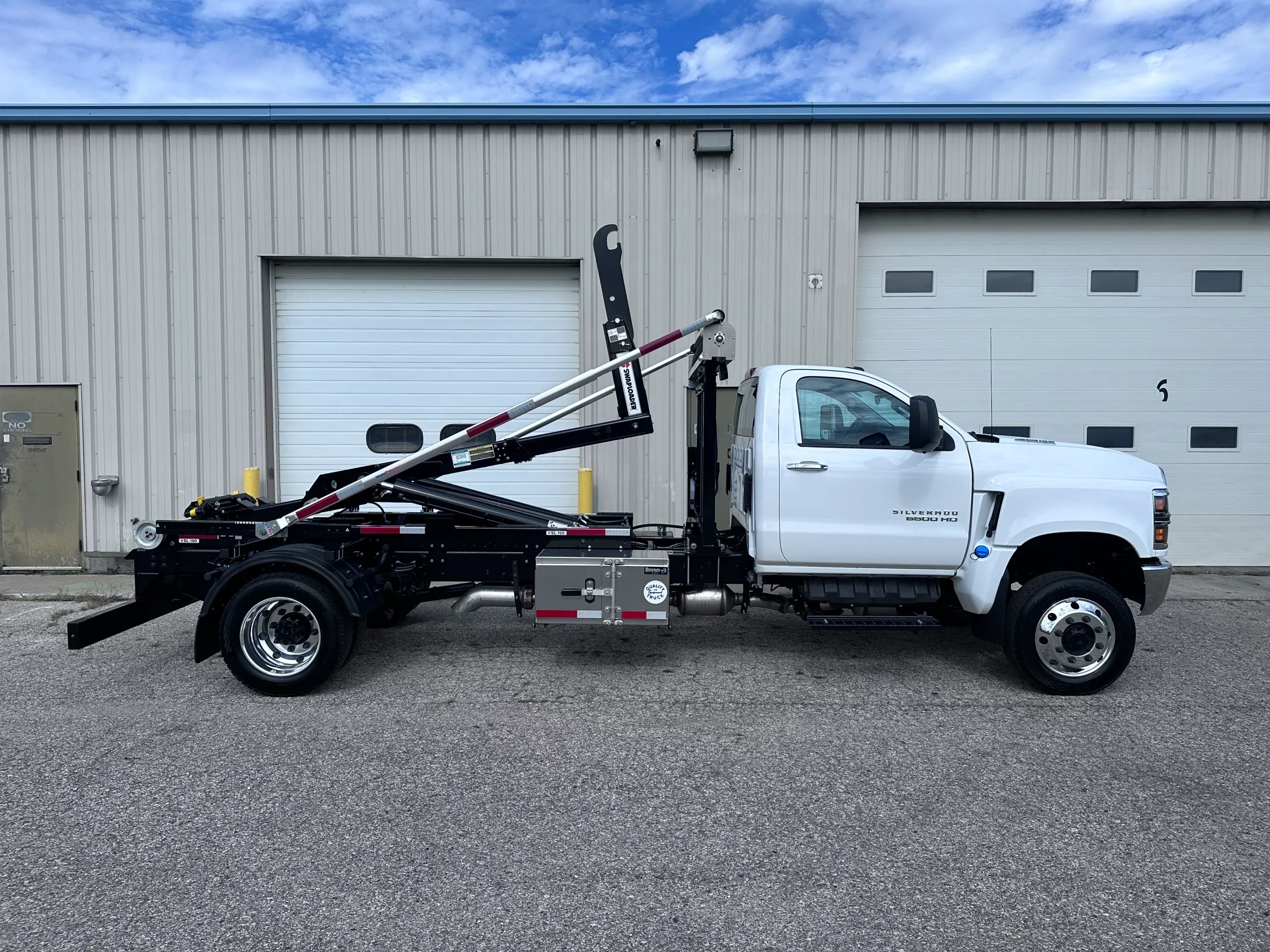 2025 Chevrolet — photo 4