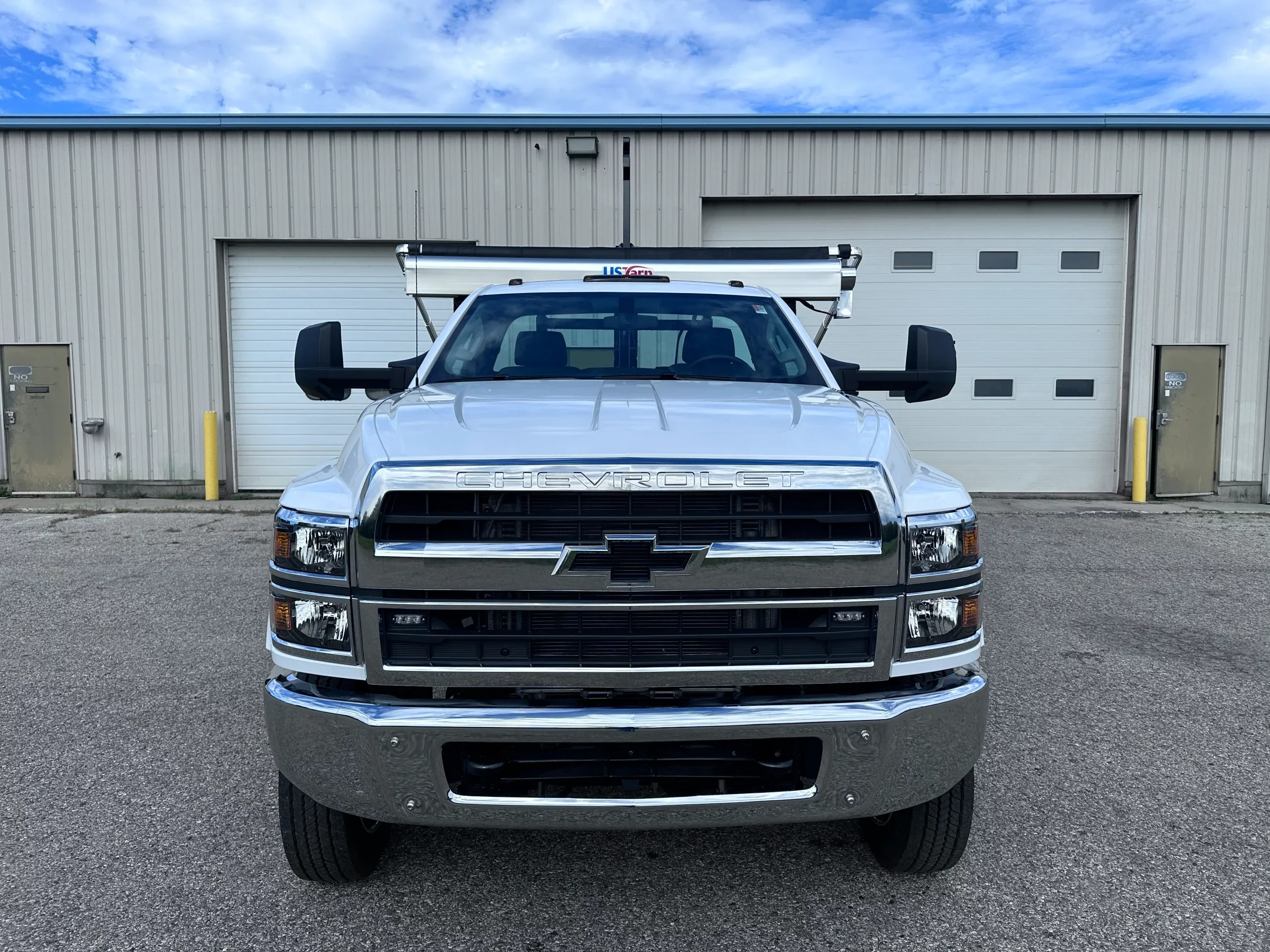 2025 Chevrolet — photo 2