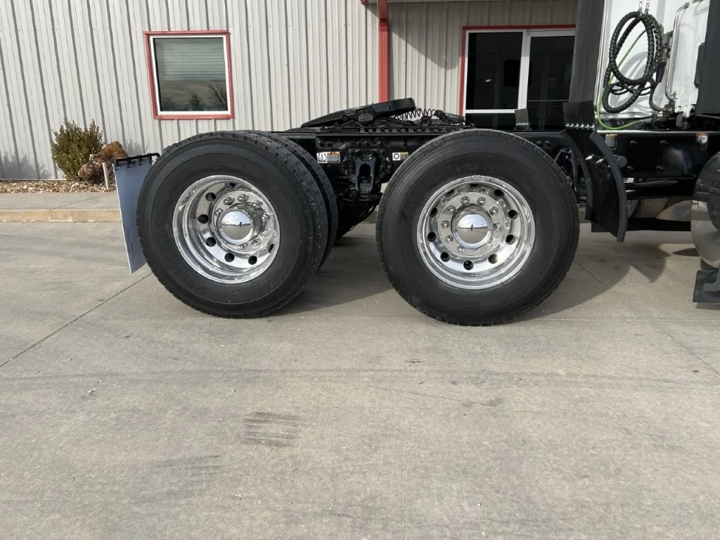 2021 Peterbilt 579 in Dayton, OH — photo 10