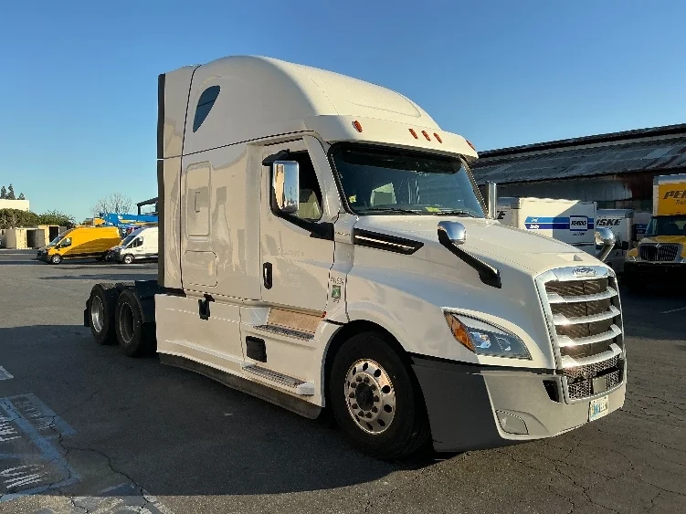 2022 Freightliner Cascadia in Torrance, CA