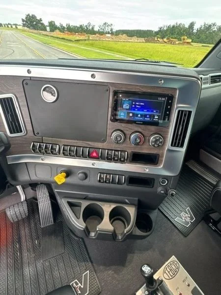 2026 Western Star — photo 11