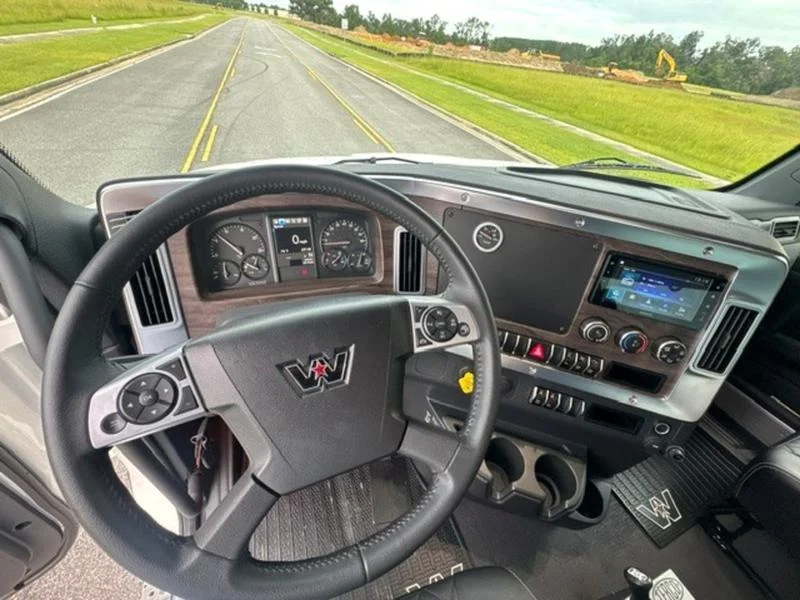 2026 Western Star — photo 9