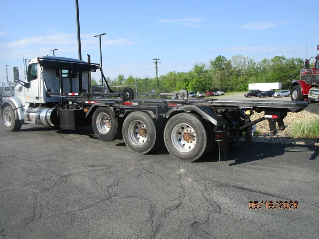 2019 Peterbilt 567 in Butler, PA — photo 3