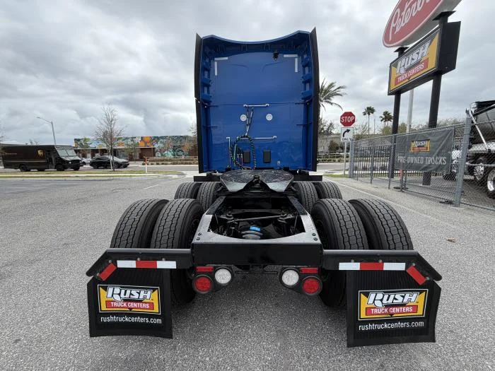 2027 Peterbilt 579 - image 5