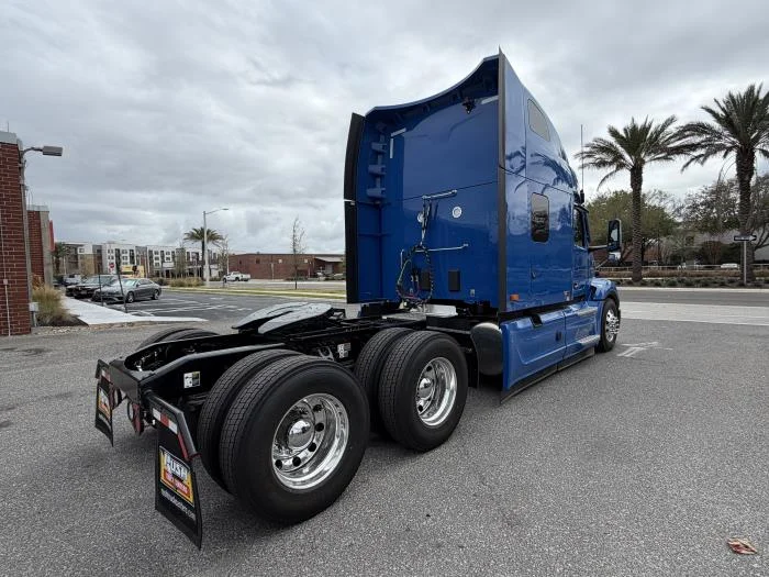 2027 Peterbilt 579 - image 6