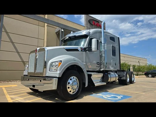 2027 Kenworth T880 in Springdale, AR — photo 2
