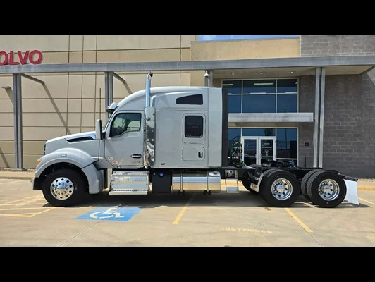 2027 Kenworth T880 in Springdale, AR — photo 6