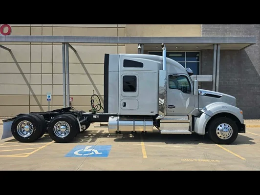 2027 Kenworth T880 in Springdale, AR — photo 8