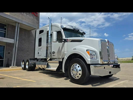 2027 Kenworth T880