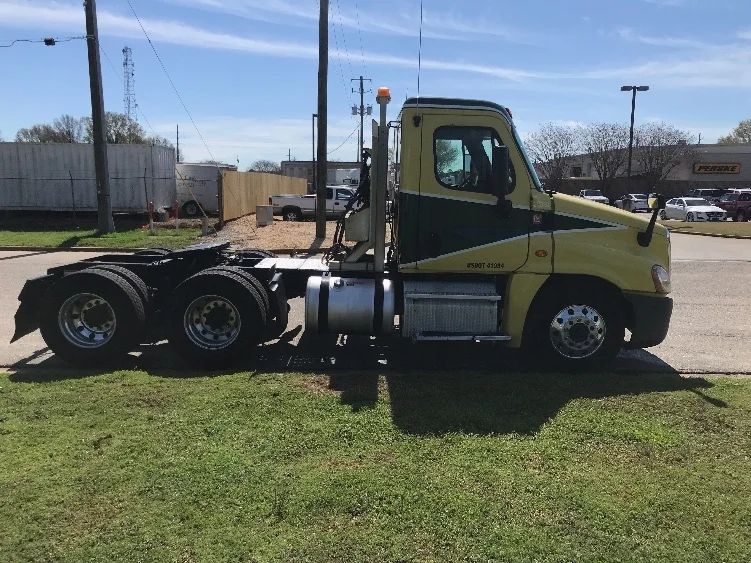 2019 Freightliner Cascadia in Montgomery, AL — photo 8
