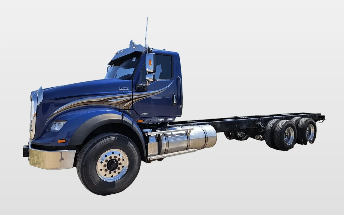 2023 International HX - image 1