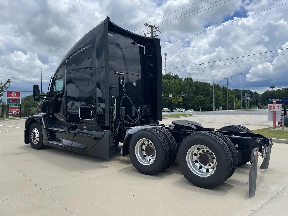 2023 Kenworth T680 — photo 15