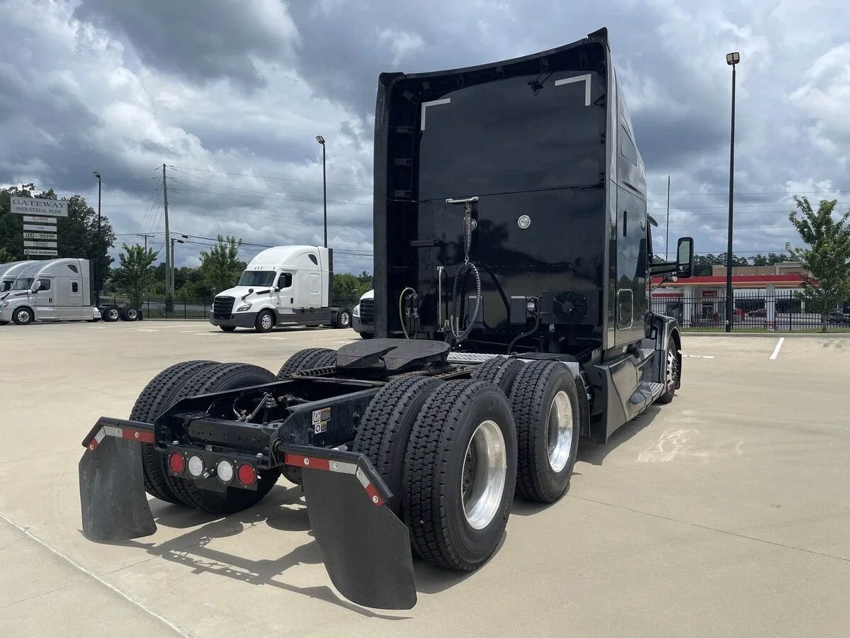 2023 Kenworth T680 — photo 10